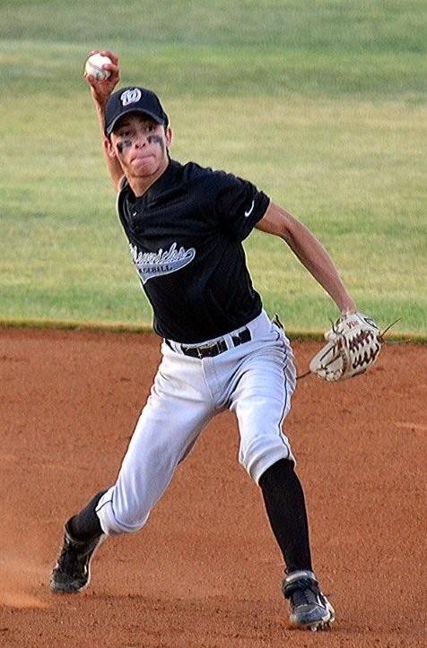 leo lopez vs eagles2 2013.jpg